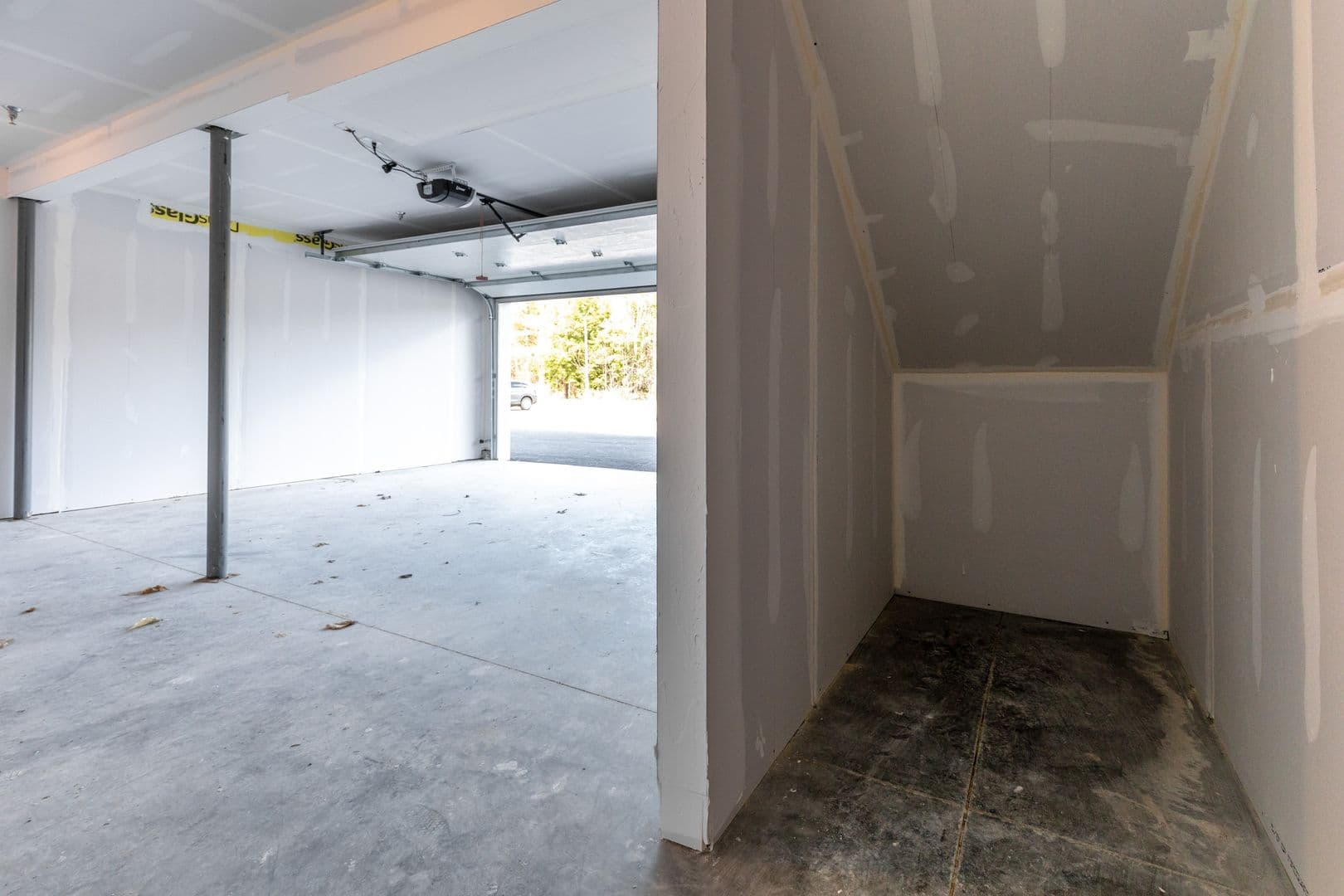 Rochester Townhome: 5 Marwari Ln
