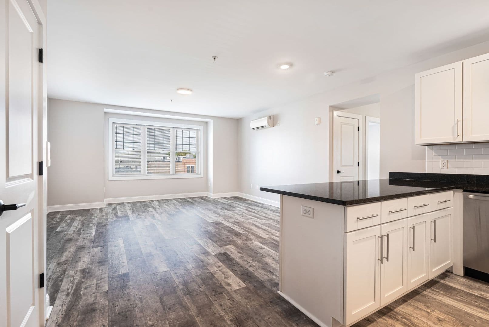 Dover Apartment: 21 Third St