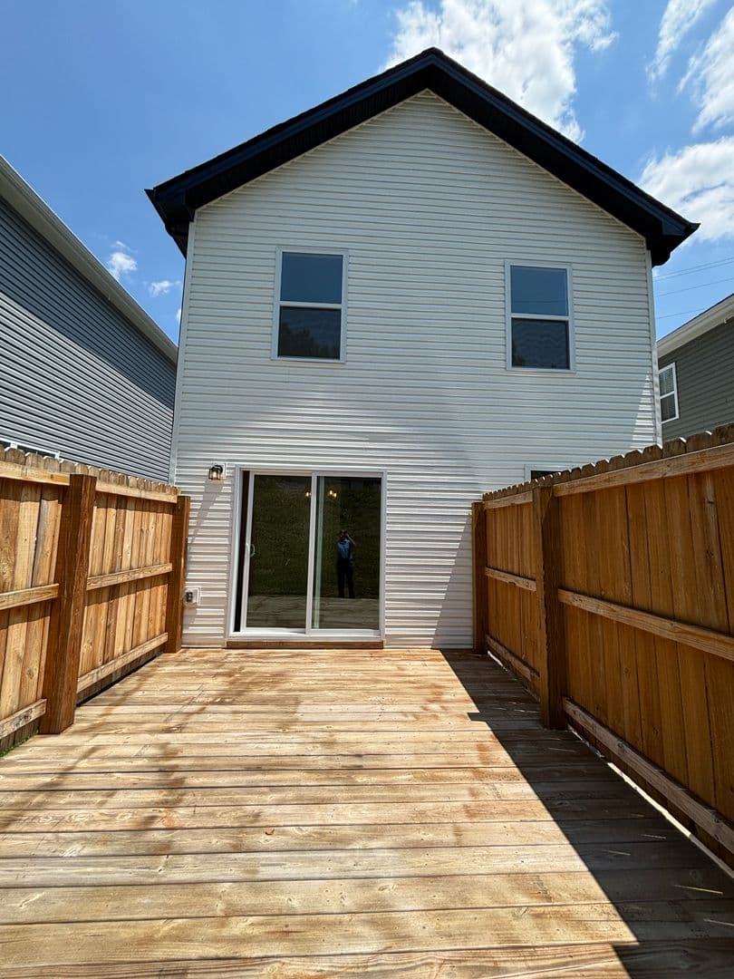 Clarksville House: 839 Cumberland Drive