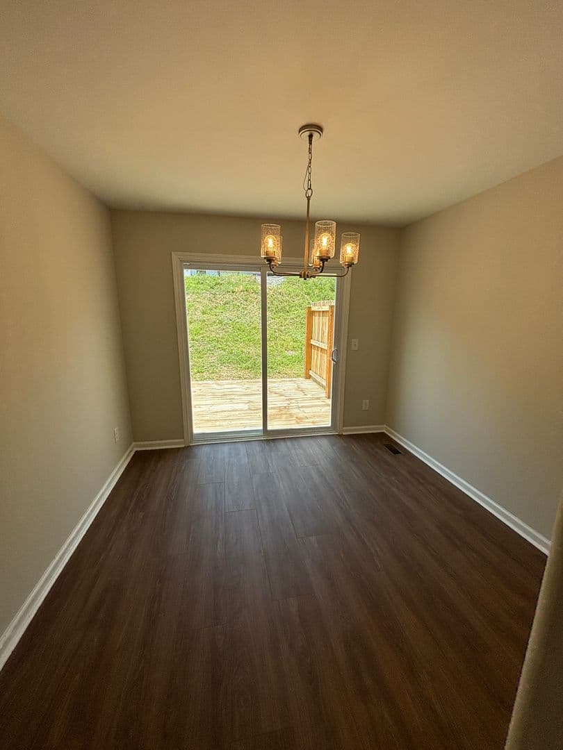Clarksville House: 839 Cumberland Drive
