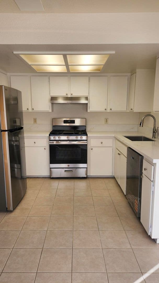 Morgan Hill Apartment: 250 W. Dunne Ave
