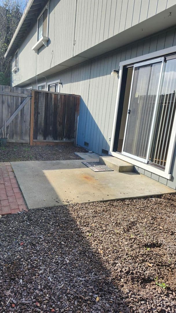 Morgan Hill Apartment: 250 W. Dunne Ave