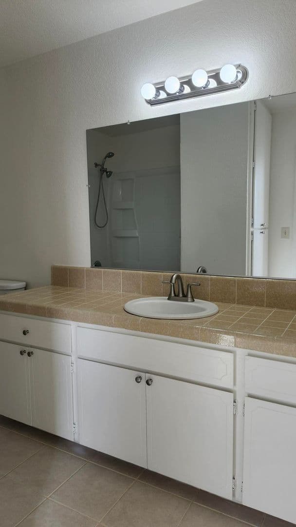 Morgan Hill Apartment: 250 W. Dunne Ave
