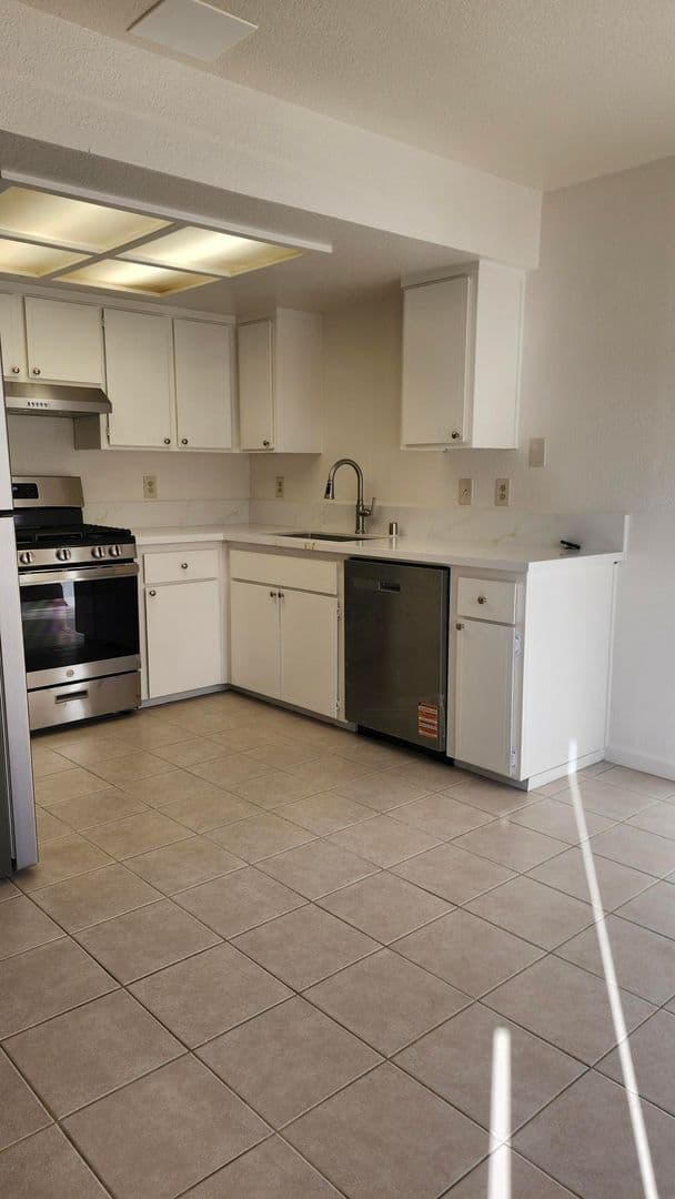 Morgan Hill Apartment: 250 W. Dunne Ave