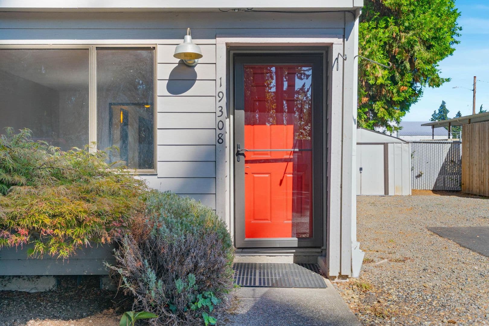 Milwaukie Apartment: 19300 SE River Rd - 19308