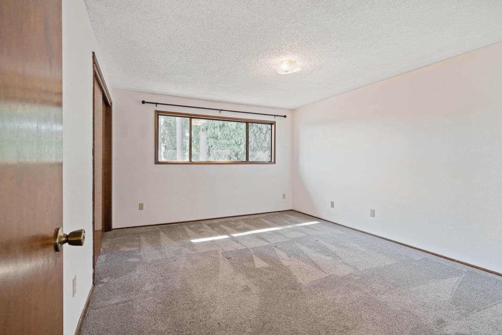 Milwaukie Apartment: 19300 SE River Rd - 19308