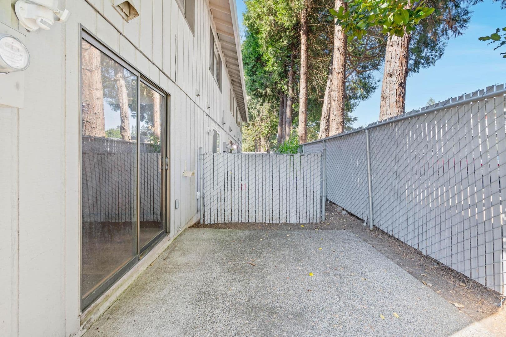 Milwaukie Apartment: 19300 SE River Rd - 19308