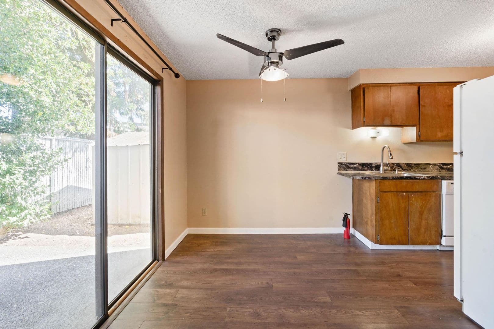 Milwaukie Apartment: 19300 SE River Rd - 19308