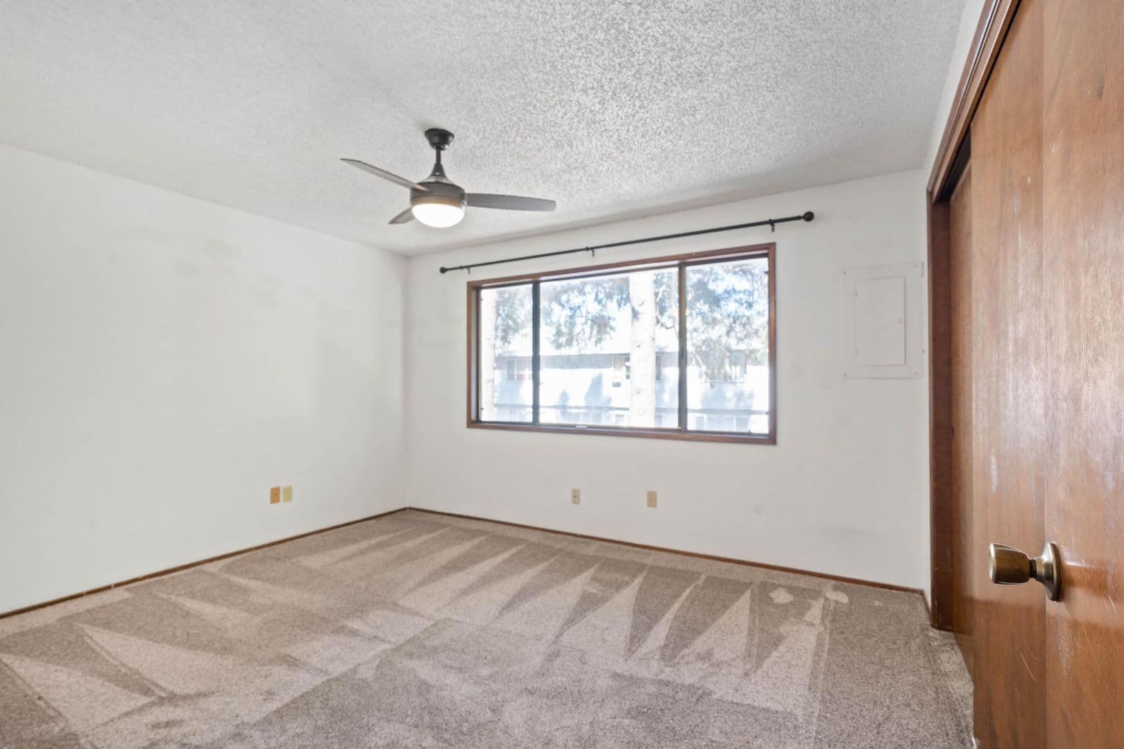 Milwaukie Apartment: 19300 SE River Rd - 19308