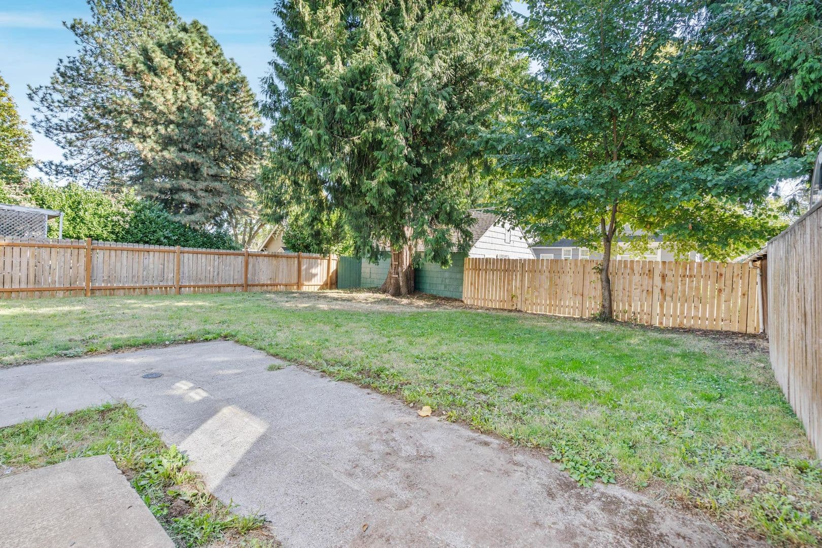 Portland House: 236 NE Lombard St