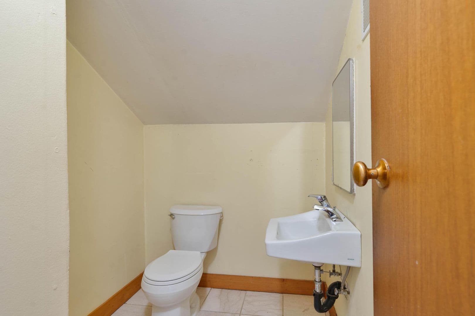 Portland House: 236 NE Lombard St