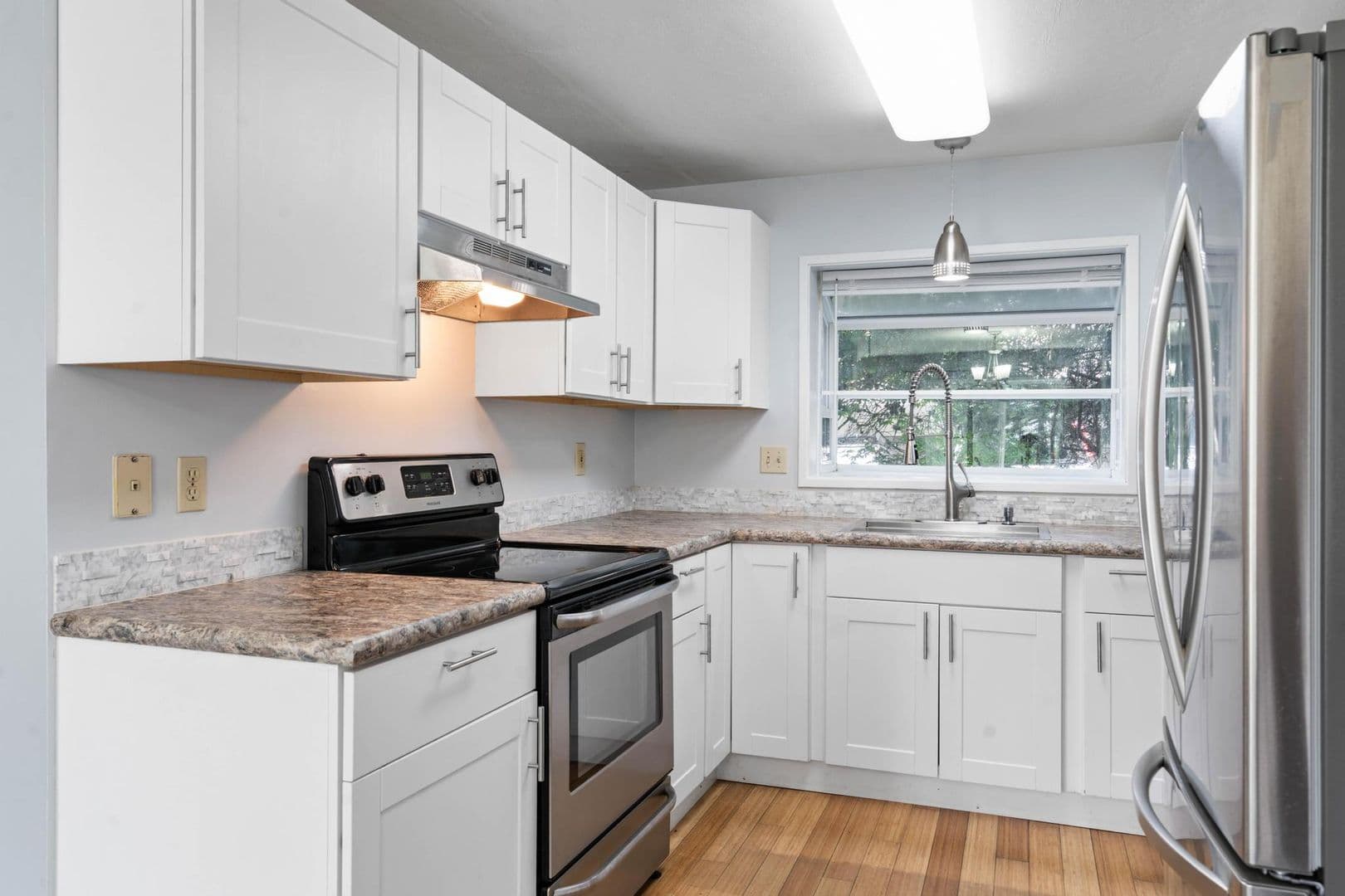 Lake Oswego House: 3433 SW McNary Pkwy #302