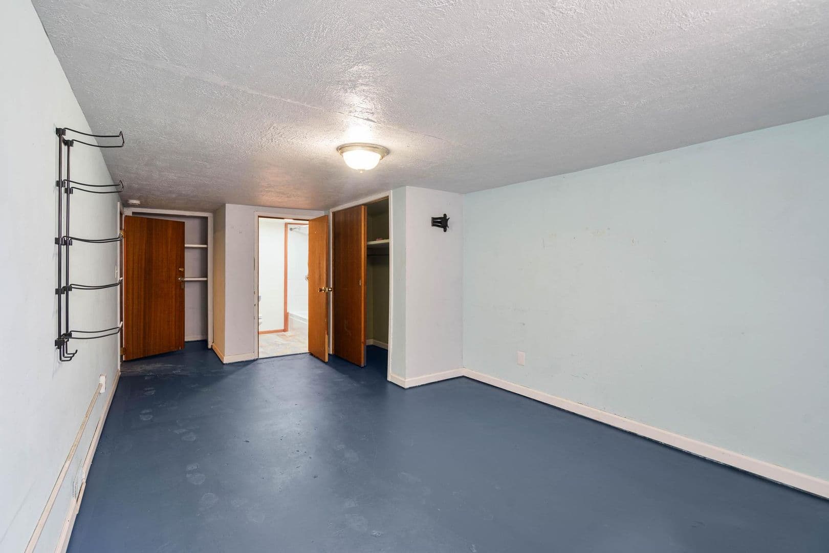 Portland House: 236 NE Lombard St