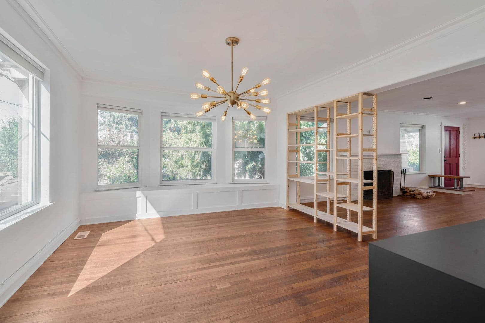 Portland House: 236 NE Lombard St