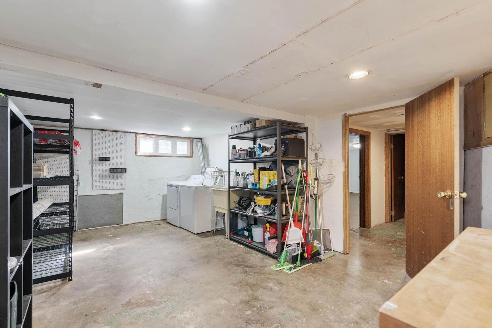 Portland House: 236 NE Lombard St