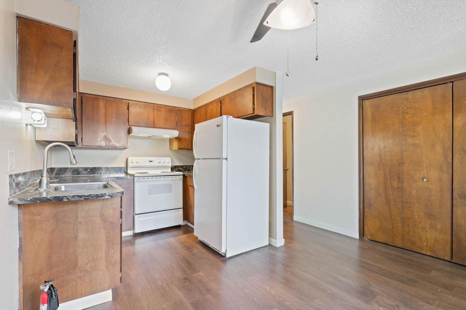 Milwaukie Apartment: 19300 SE River Rd - 19308