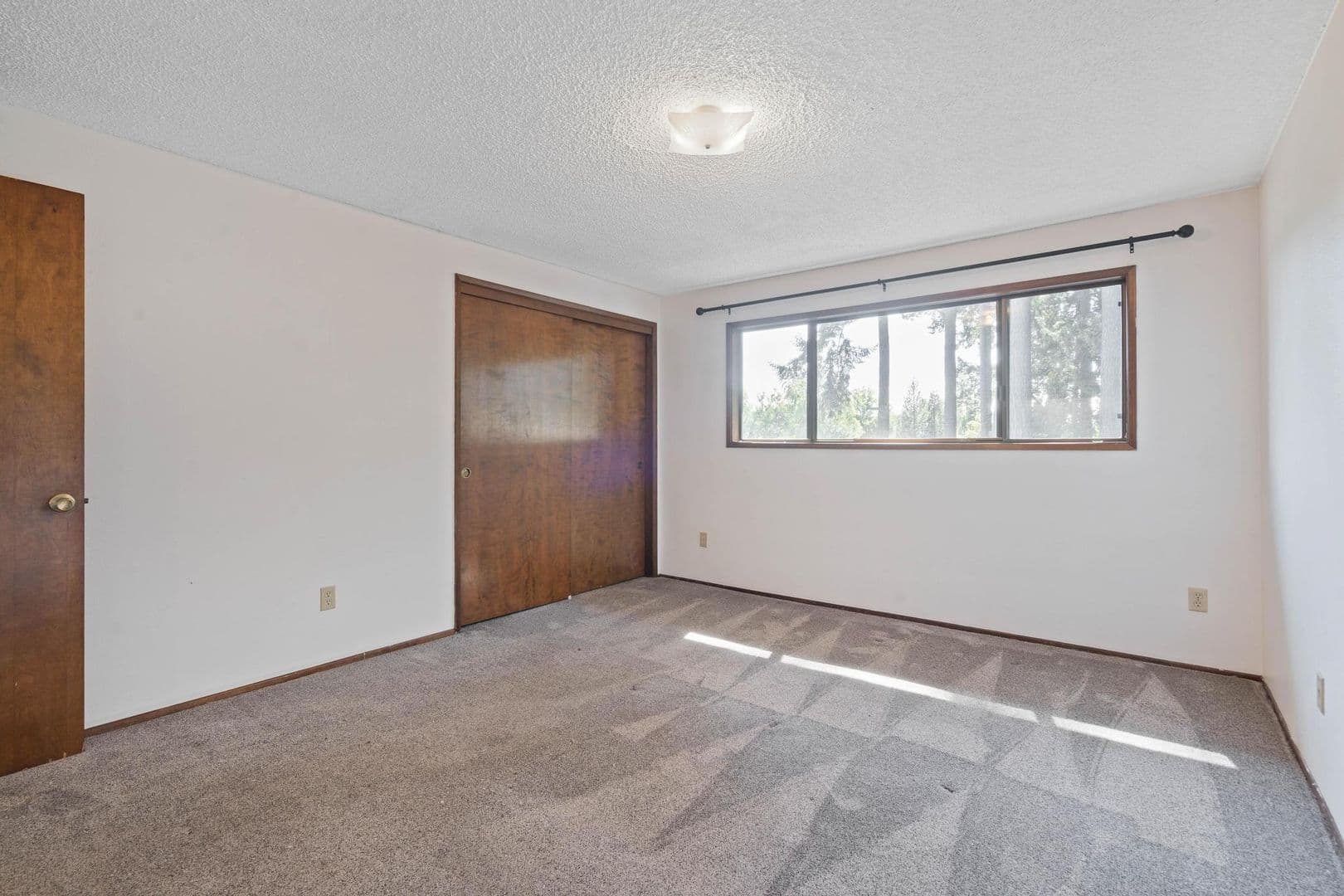 Milwaukie Apartment: 19300 SE River Rd - 19308