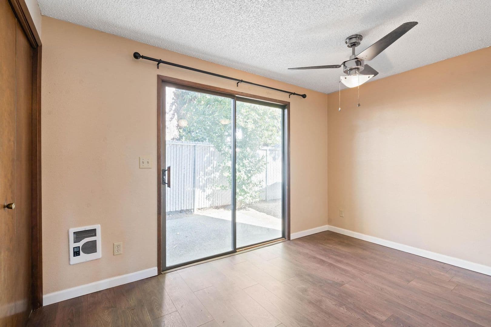 Milwaukie Apartment: 19300 SE River Rd - 19308