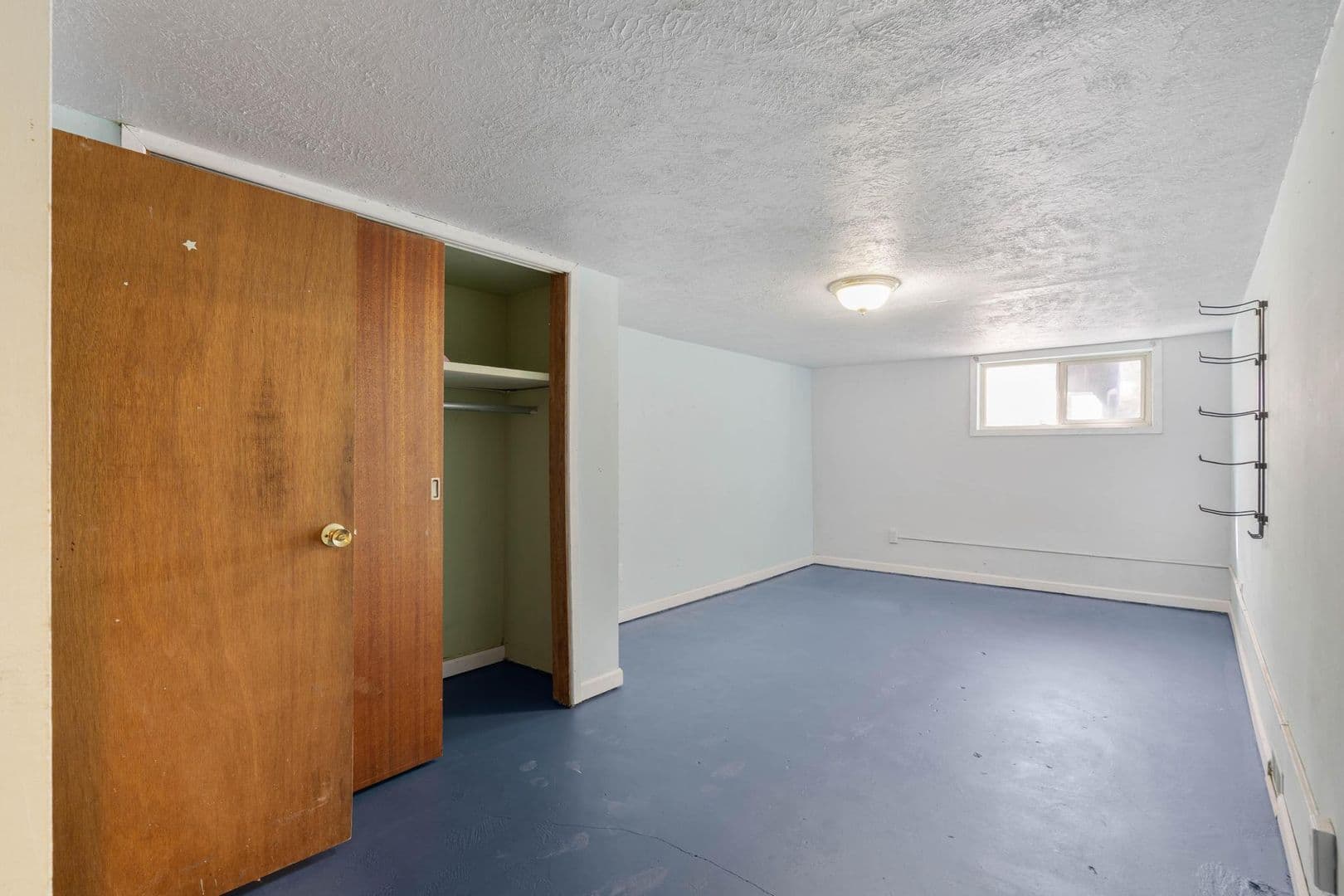 Portland House: 236 NE Lombard St