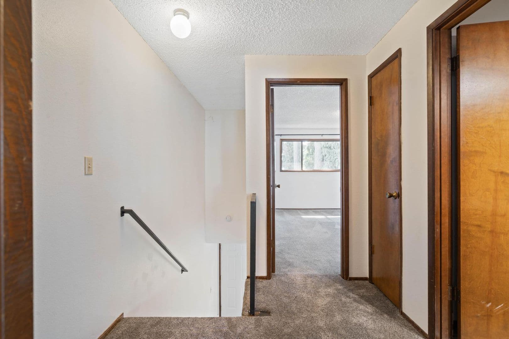 Milwaukie Apartment: 19300 SE River Rd - 19308