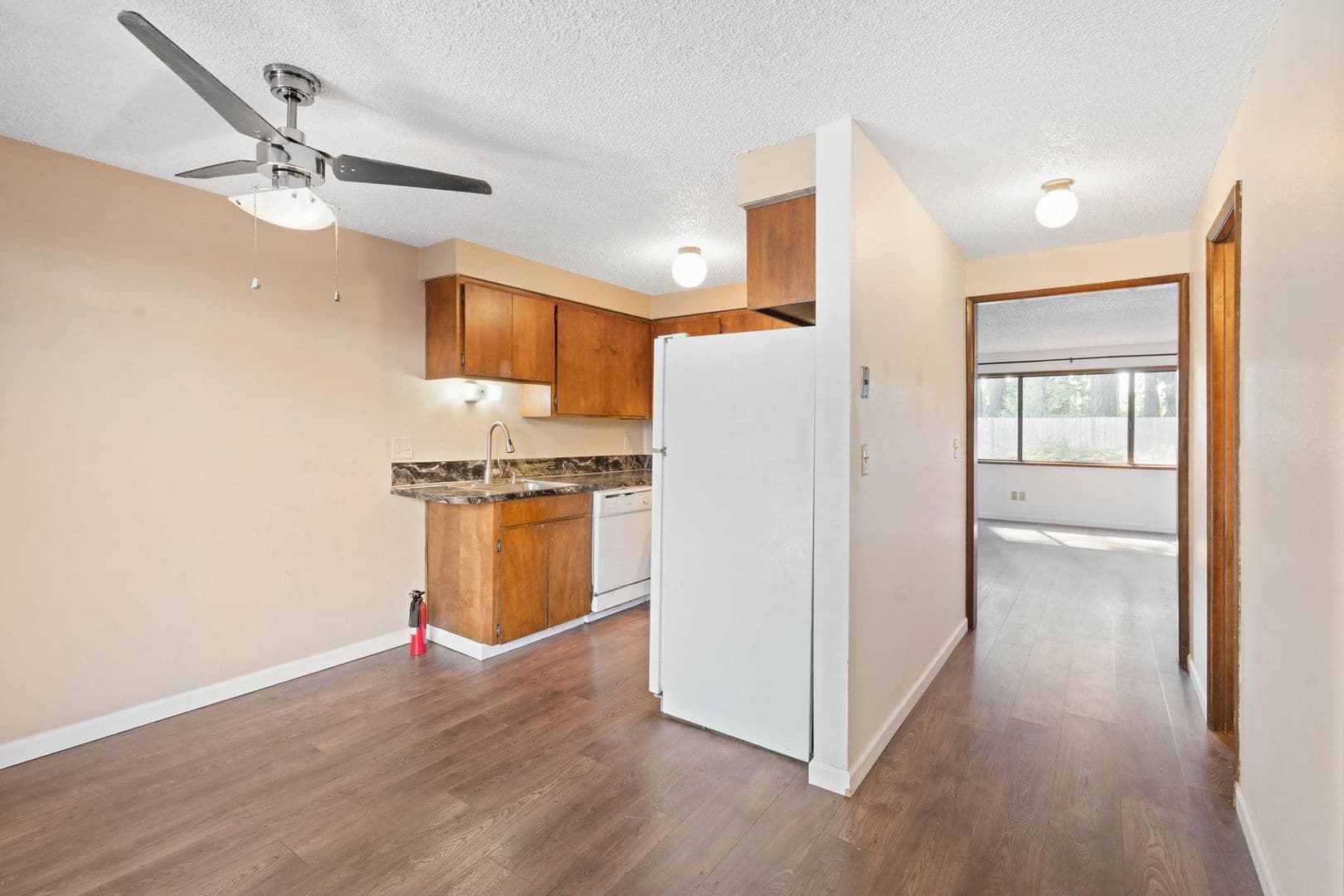 Milwaukie Apartment: 19300 SE River Rd - 19308