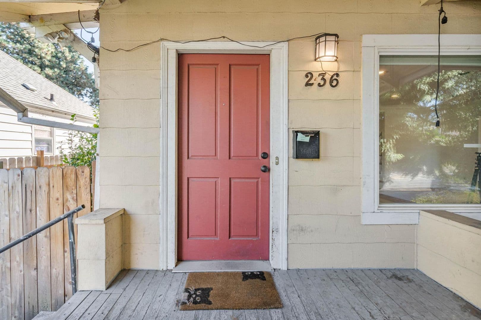 Portland House: 236 NE Lombard St