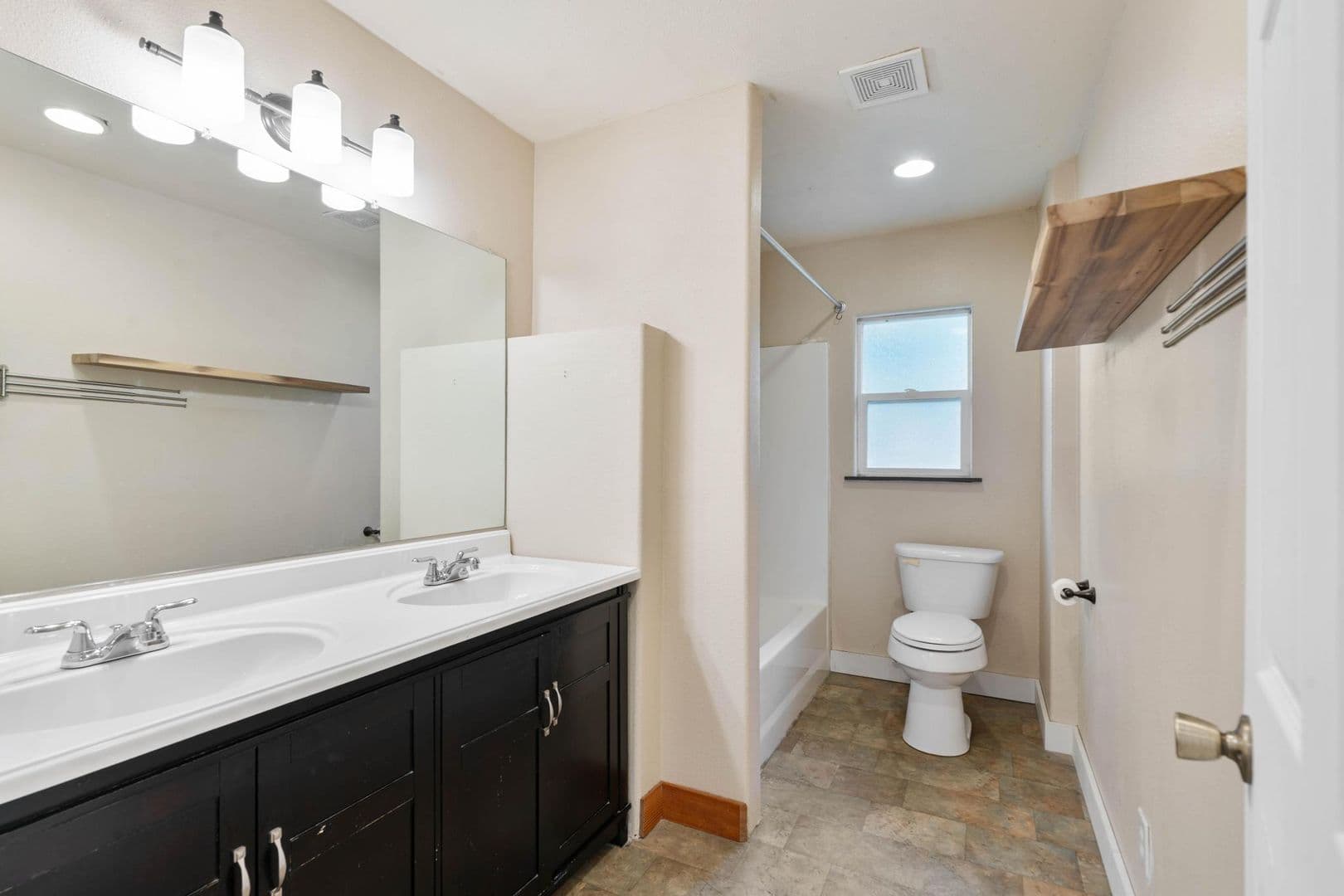 Portland House: 236 NE Lombard St