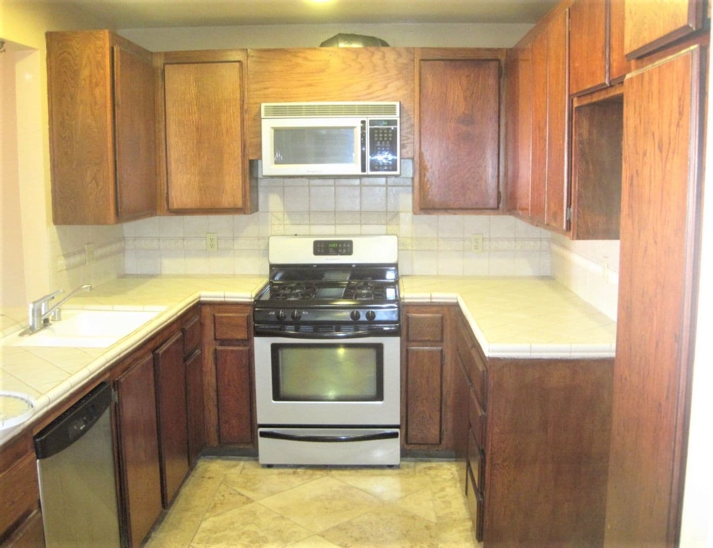 La Verne House: 2441 Sylvian Lane