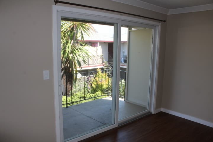 San Mateo Apartment: 460 Studio Circle