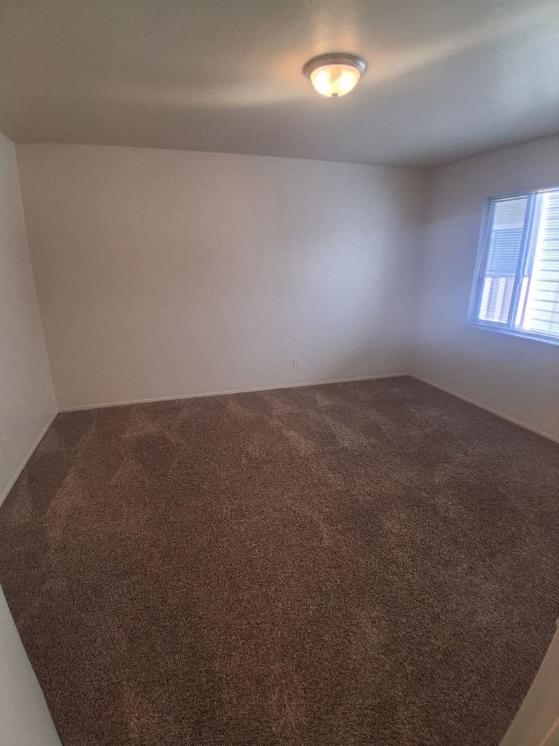 South San Francisco Apartment: 520 Grand Ave