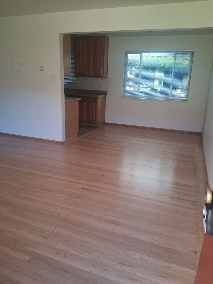 South San Francisco Apartment: 520 Grand Ave