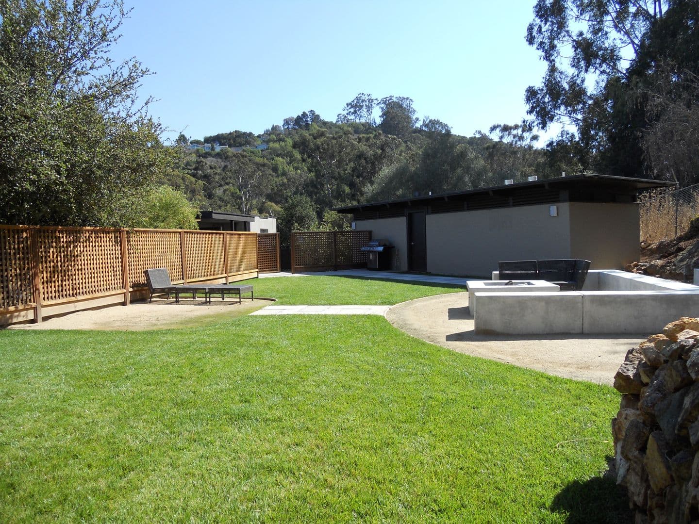 Belmont Apartment: 1000 South Rd