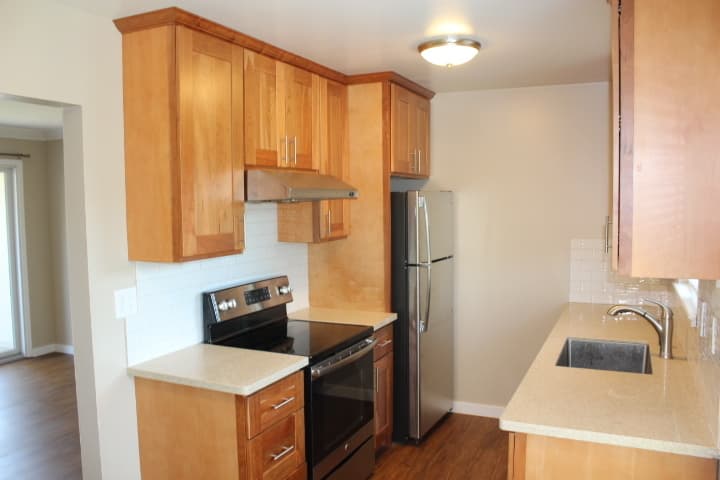San Mateo Apartment: 460 Studio Circle