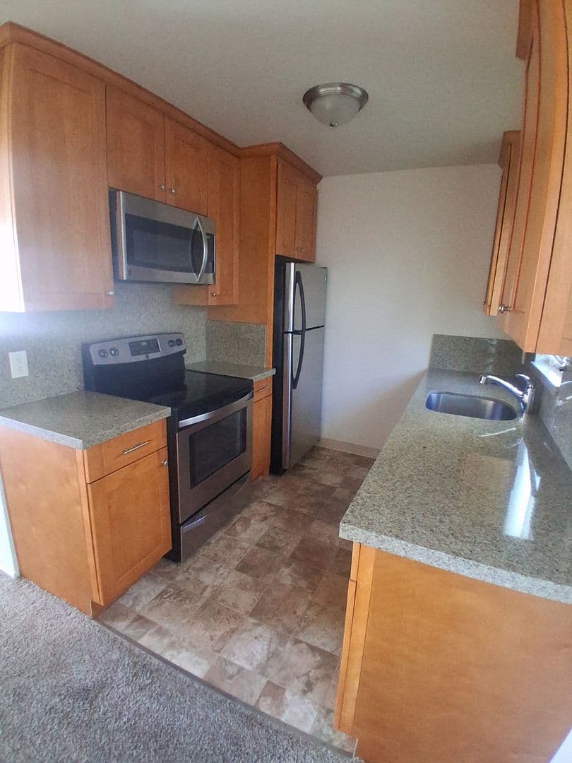 South San Francisco Apartment: 520 Grand Ave