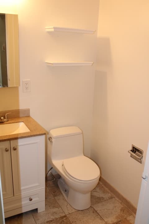 San Mateo Apartment: 460 Studio Circle