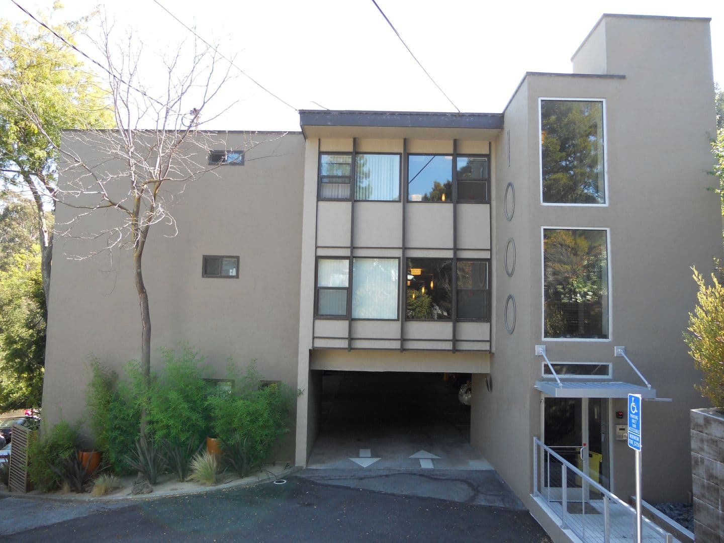 Belmont Apartment: 1000 South Rd