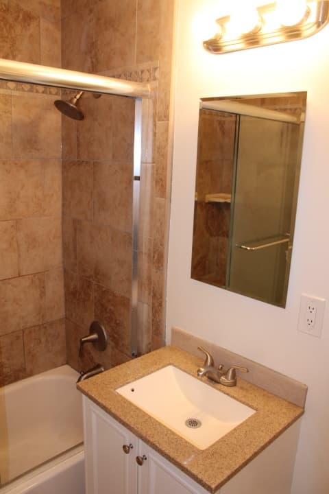 San Mateo Apartment: 460 Studio Circle