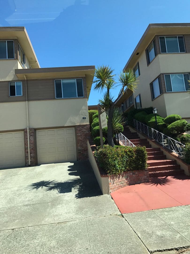 South San Francisco Apartment: 520 Grand Ave