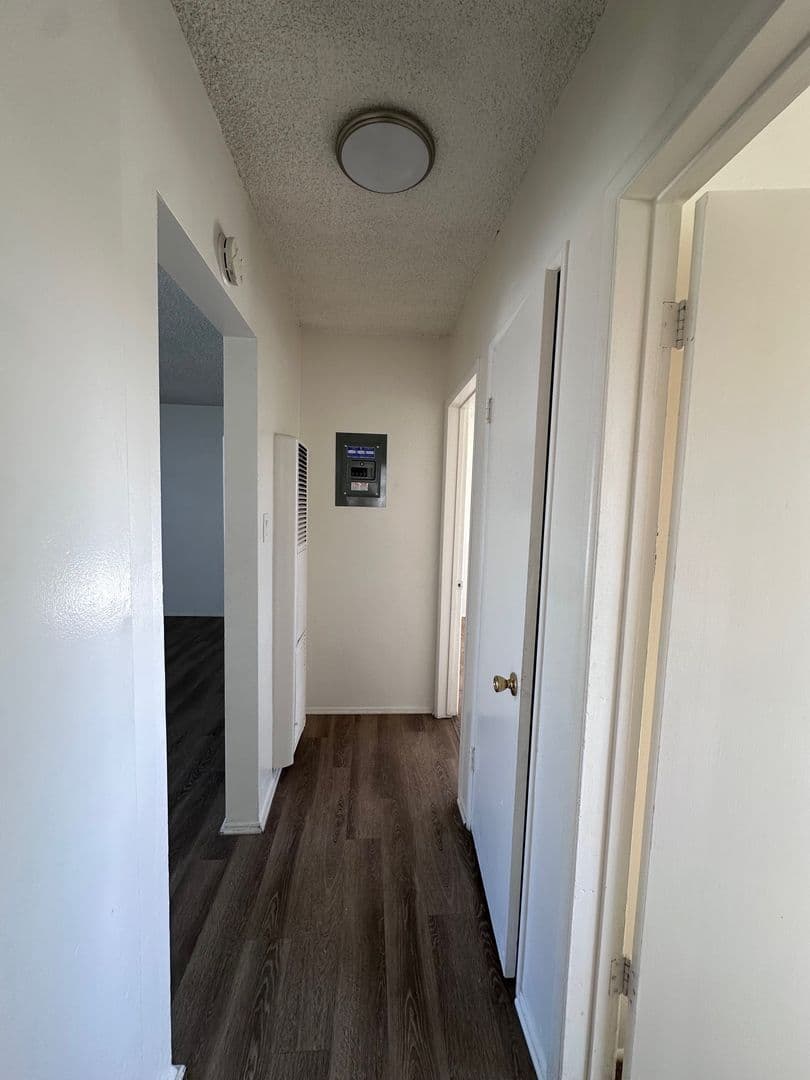 Anaheim Apartment: 1557-1563 W. Ball Road
