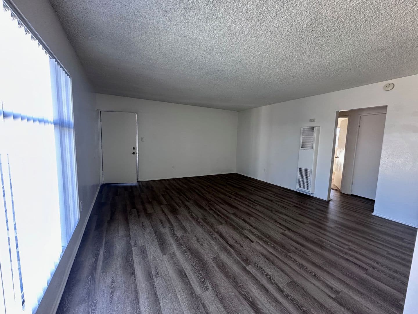 Anaheim Apartment: 1557-1563 W. Ball Road