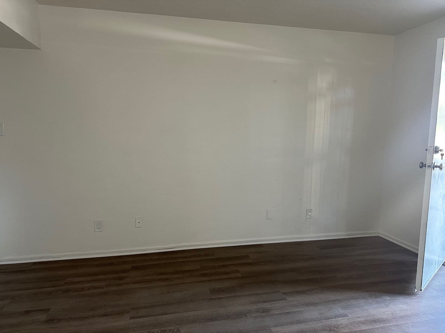 Anaheim Apartment: 321 W. Palais Road