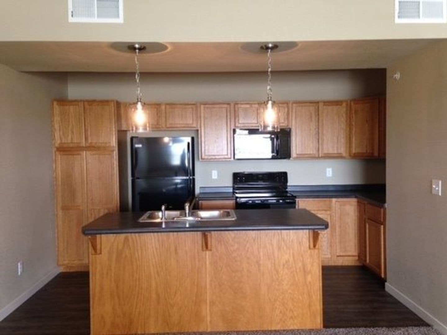 Wellington Apartment: 4101 Crittenton Lane