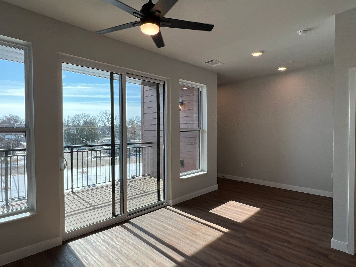New London Apartment: 305 West Wolf River Avenue
