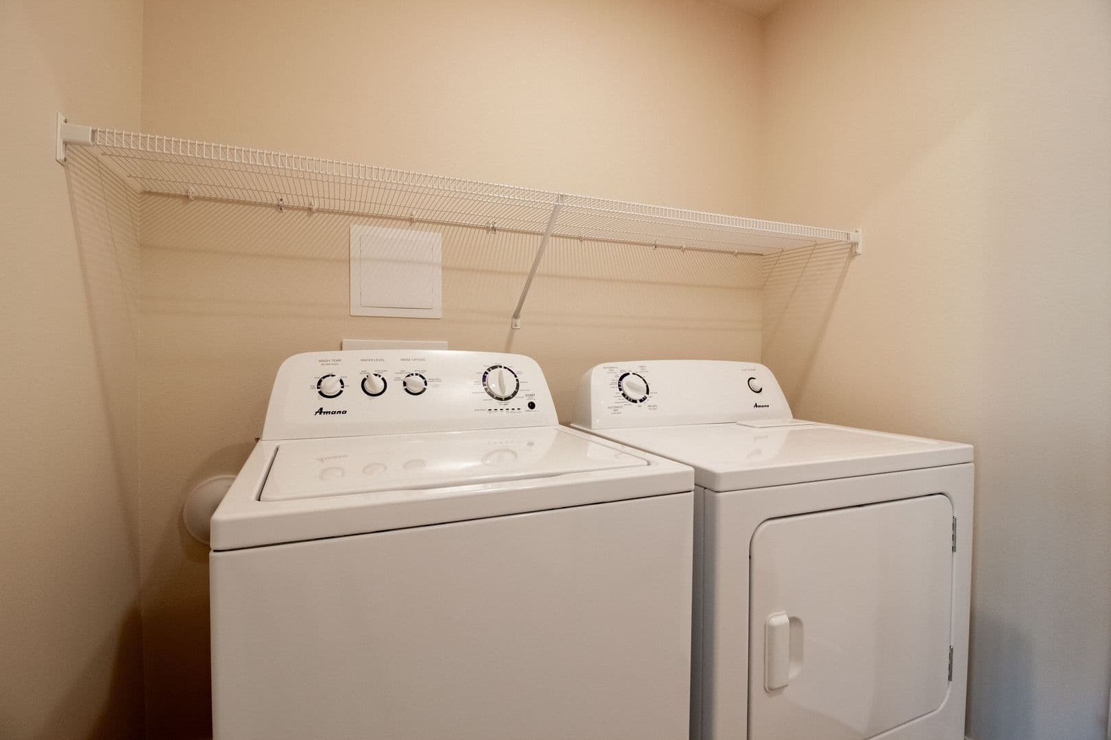 Eau Claire Apartment: 4395 Christopher Drive