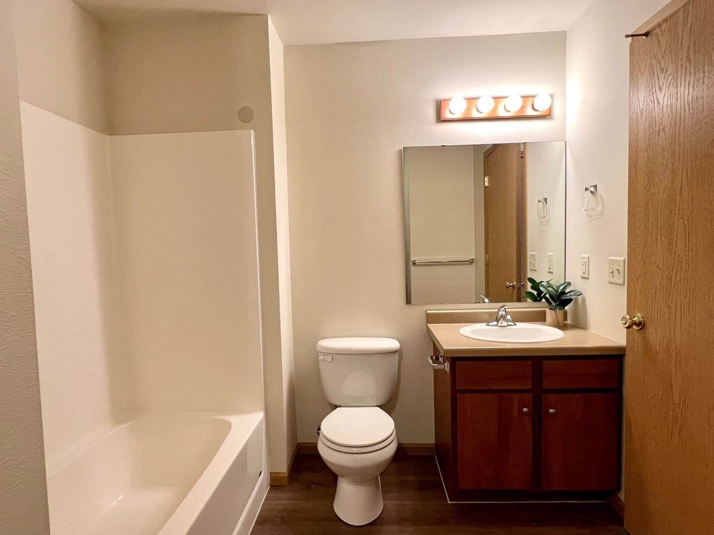 Merrill Apartment: 2301 W. Jackson St.