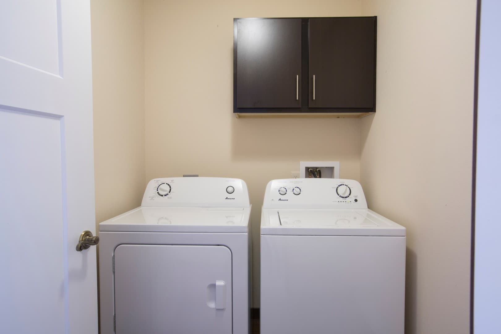 Sturgeon Bay Apartment: 415 S. Grant Ave