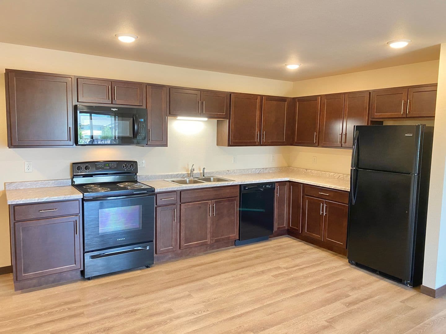 Plover Apartment: 3500 Willow Dr