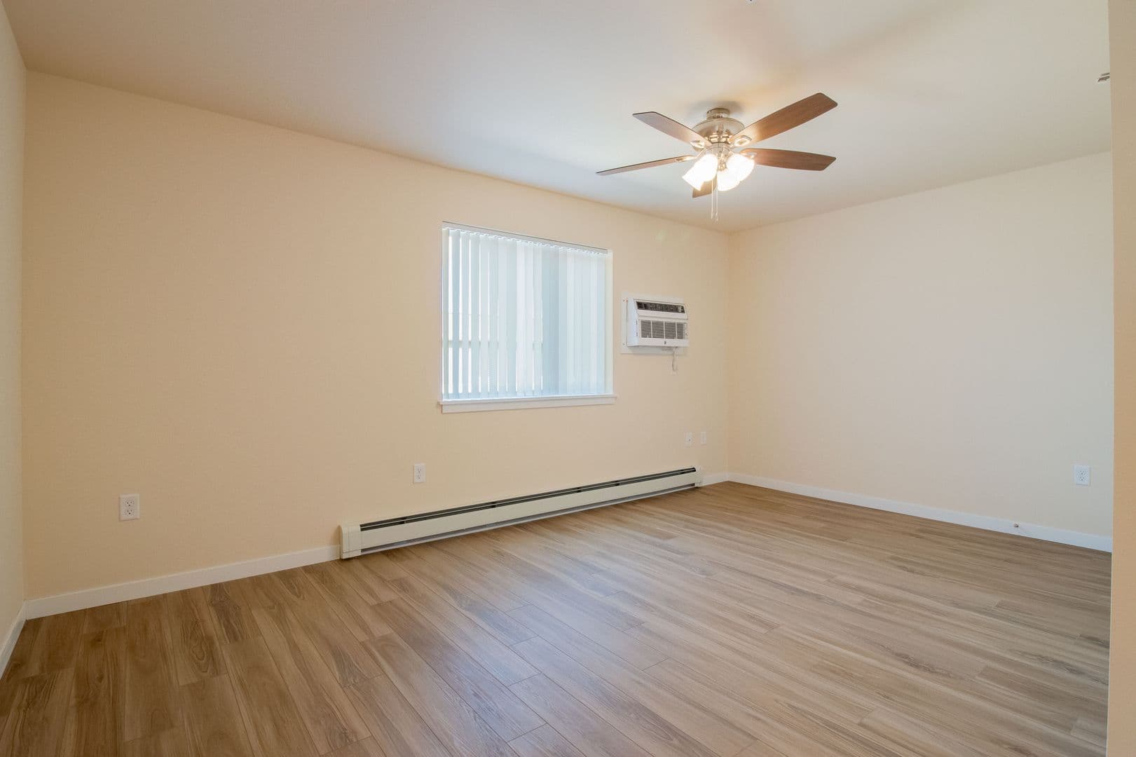 Eau Claire Apartment: 4395 Christopher Drive