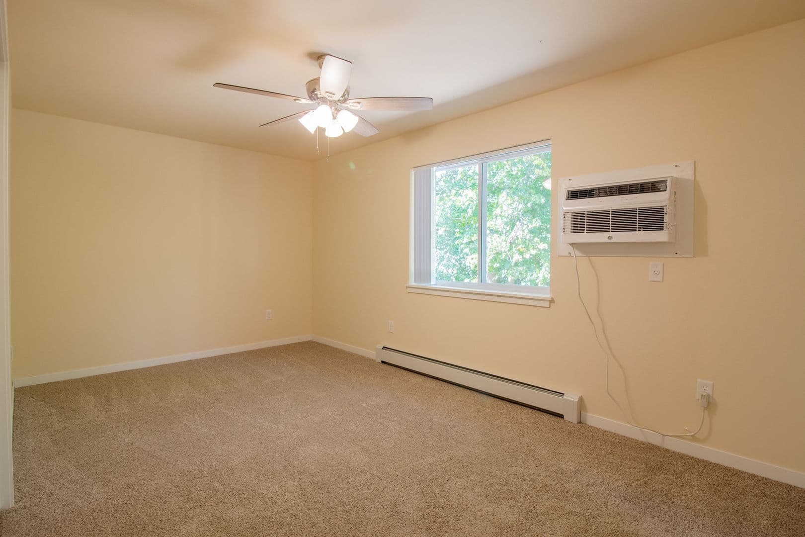 Wittenberg Apartment: 403 Freedom Way