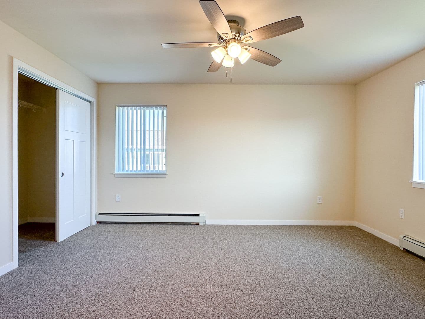 Eau Claire Apartment: 4395 Christopher Drive
